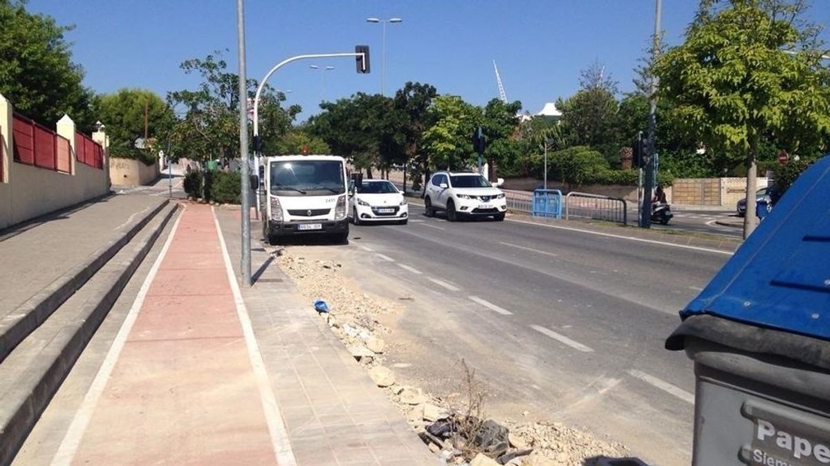 Un joven arrolla a cuatro operarios de limpieza en Alicante con un todoterreno