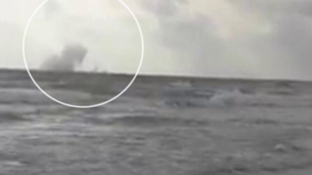 Las imágenes del avión del ejército cayendo al mar de La Manga