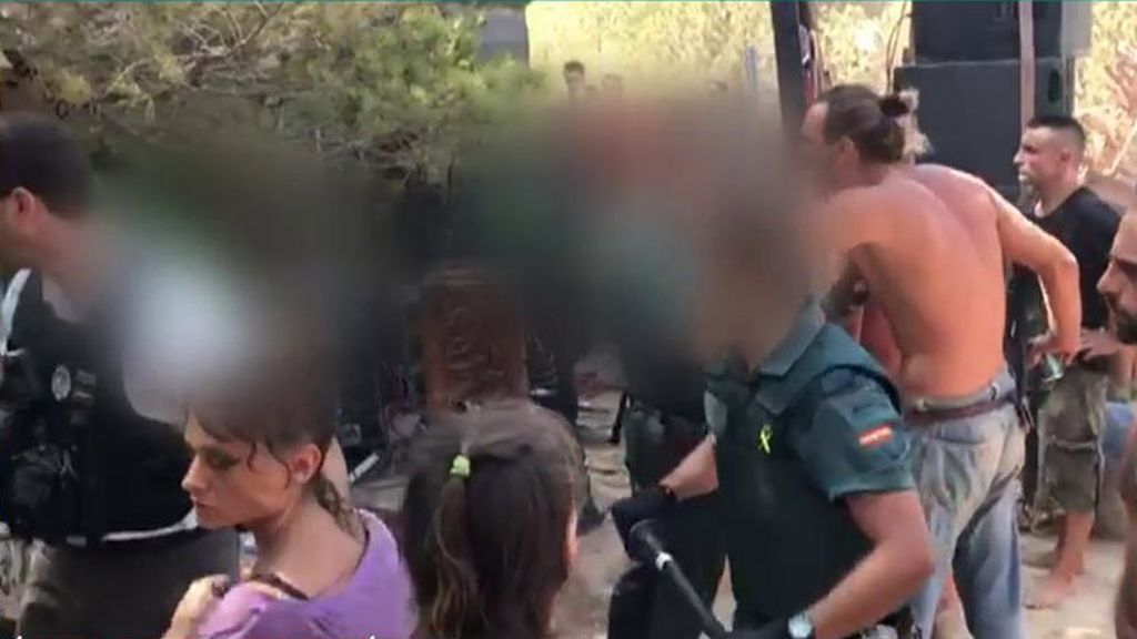 73 detenidos y 13 heridos  tras un enfrentamiento en una fiesta ilegal en Ibiza