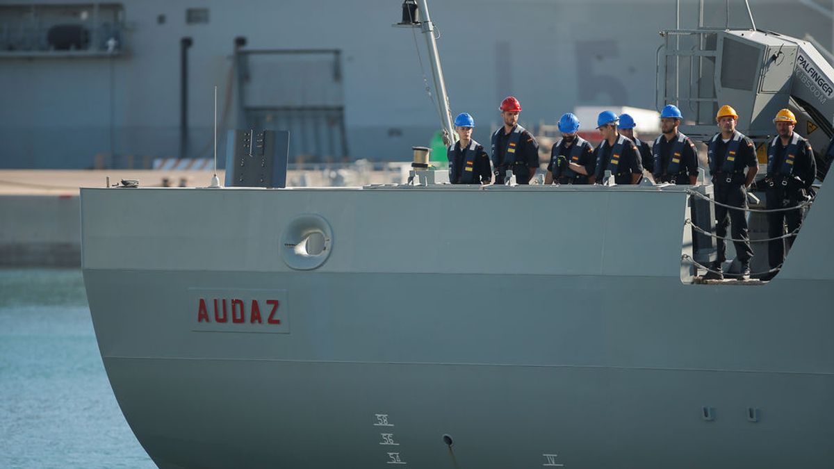 Los 15 migrantes del Open Arms ya están a bordo del Audaz, que está "a punto" de zarpar hacia España