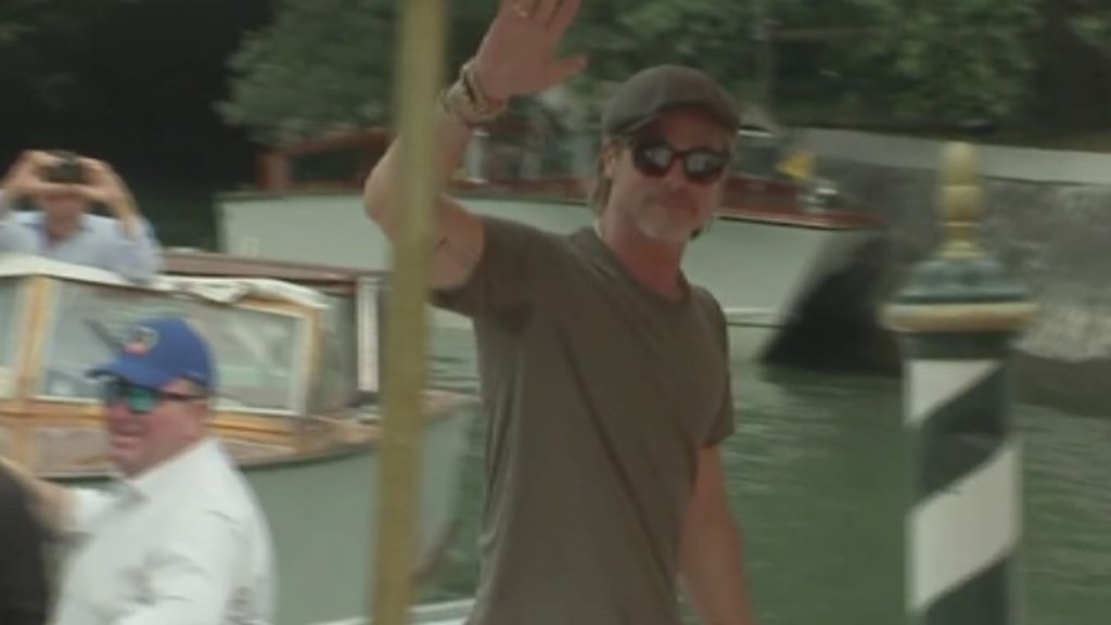 Brad Pitt aterriza en Venecia para disfrutar el Festival de cine