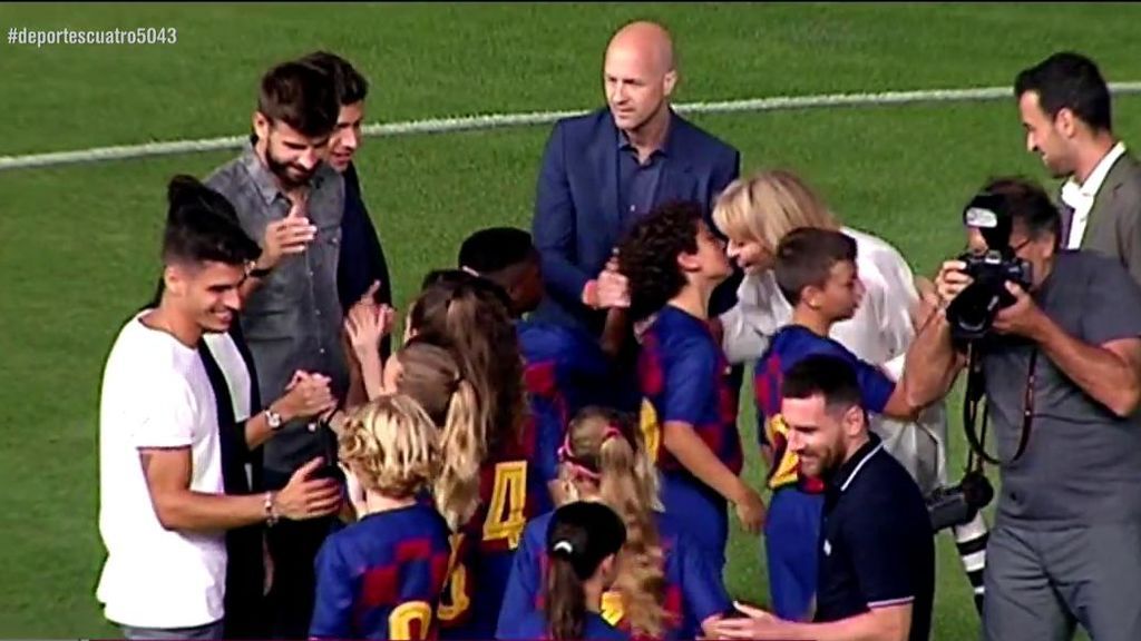 La familia de Johan Cruyff, protagonista en la inauguración del estadio