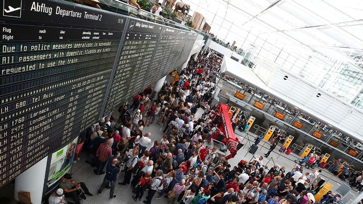 Un español se equivoca de puerta y provoca la cancelación de 130 vuelos en Múnich Un español se equivoca de puerta y provoca la cancelación de 130 vuelos en Múnich