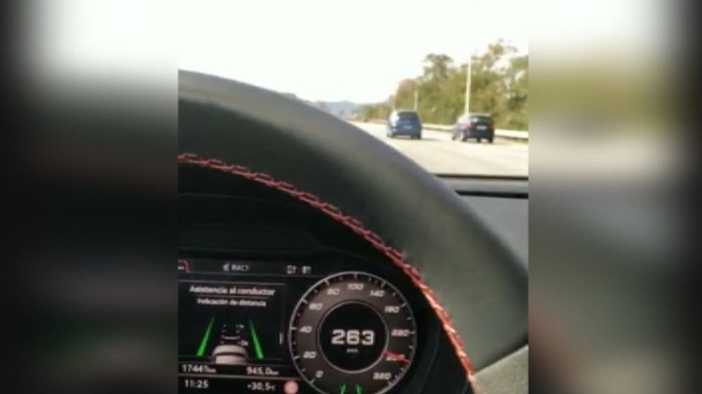 Un conductor triplica la velocidad máxima permitida en una carretera de Barcelona