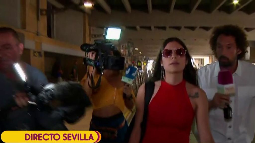 Marina llega a Sevilla para “ayudar” a Antonio Tejado visiblemente preocupada