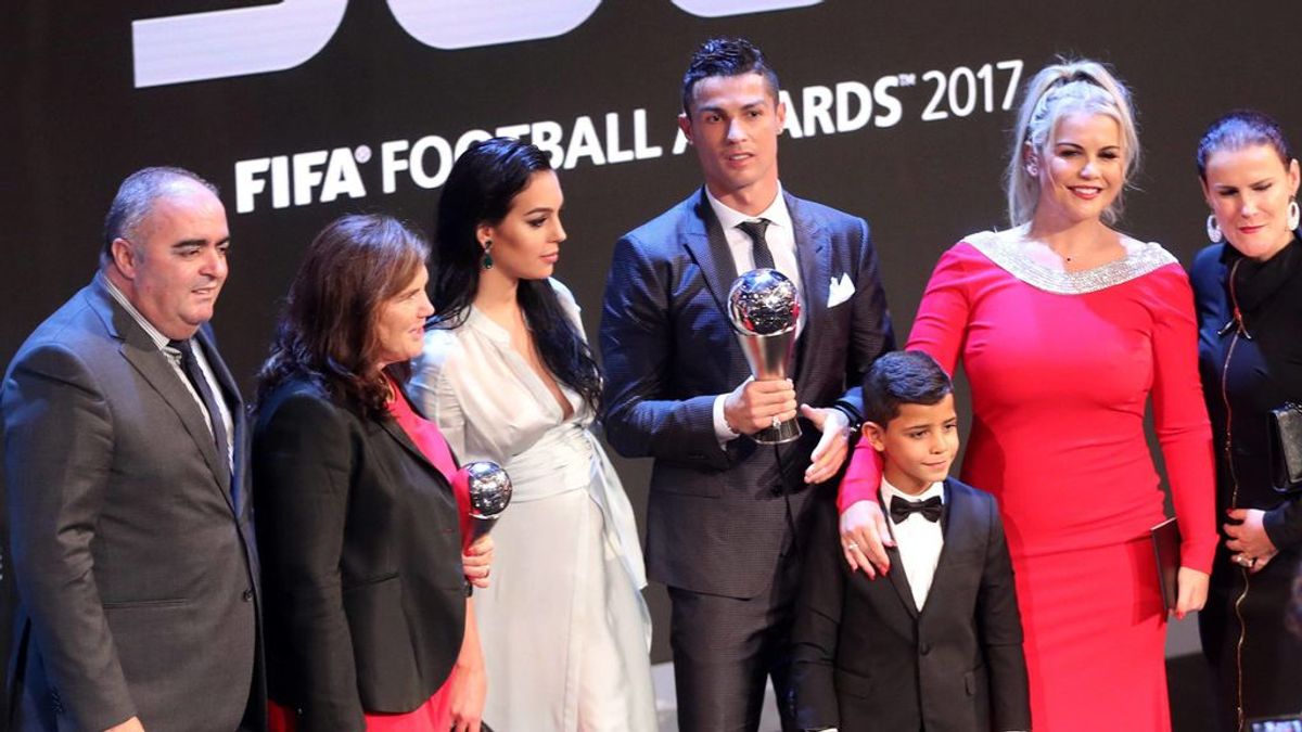 Cristiano Ronaldo cambia su testamento para incluir a Georgina en su patrimonio de 300 millones de euros Cristiano Ronaldo cambia su testamento para incluir a Georgina en su patrimonio de 300 millones de euros