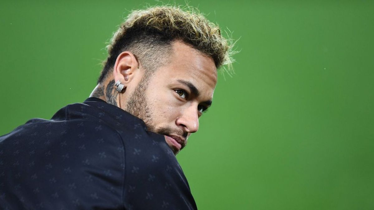 Uno de los patrocinadores de Neymar sube una foto del brasileño con la nueva camiseta del Barça y luego la borra Uno de los patrocinadores de Neymar sube una foto del brasileño con la nueva camiseta del Barça y luego la borra