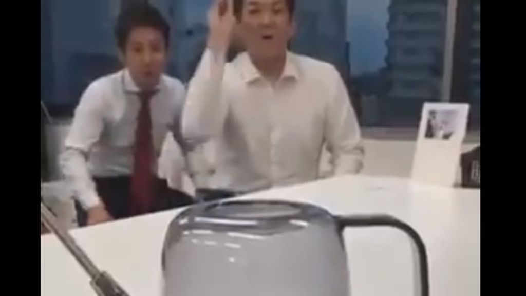 No todo es lo que parece: el vídeo viral de unos trabajadores muestra lo fácil que es engañar en La Red No todo es lo que parece: el vídeo viral de unos trabajadores muestra lo fácil que es engañar en La Red