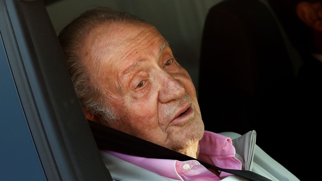 El Rey Juan Carlos recibe el alta y sale del hospital una semana después de su operación de corazón