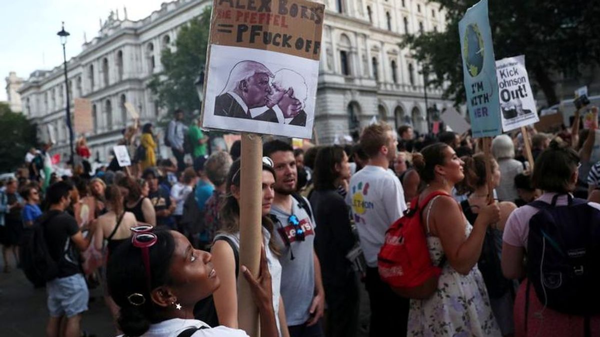 Cientos de miles de británicos inician la manifestación contra la disolución del Parlamento antes del Brexit