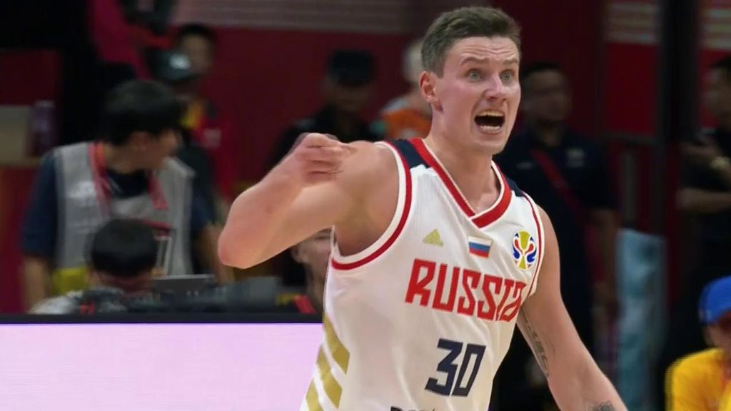 Rusia se mantiene por delante a base de triples ante Nigeria