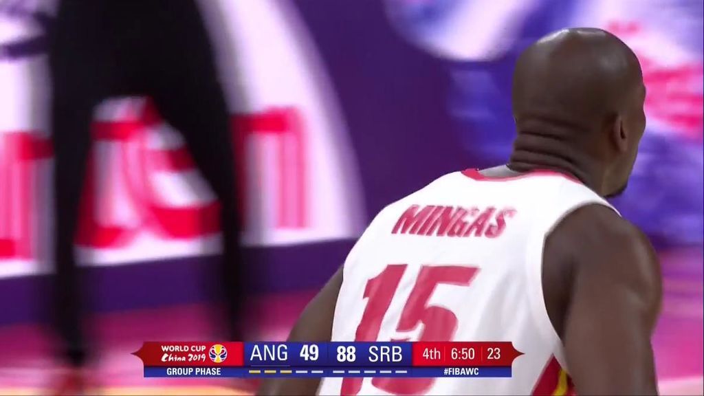 Canasta histórica de Mingas: anota con 40 años en una Copa del Mundo FIBA