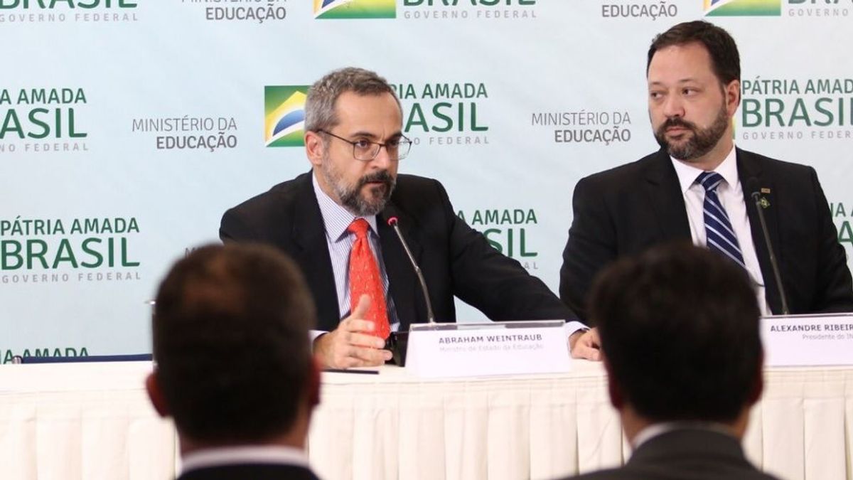 El ministro de Educación brasileño emite un documento oficial con faltas ortográficas
