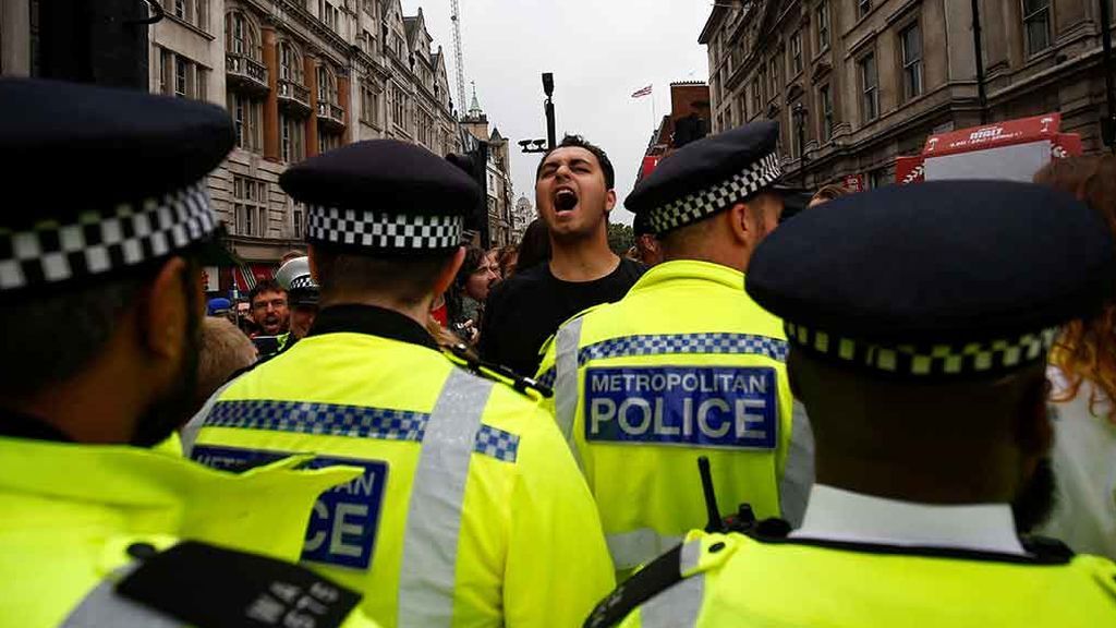 Multitudinaria manifestación en Londres contra el cierre del Parlamento de Johnson