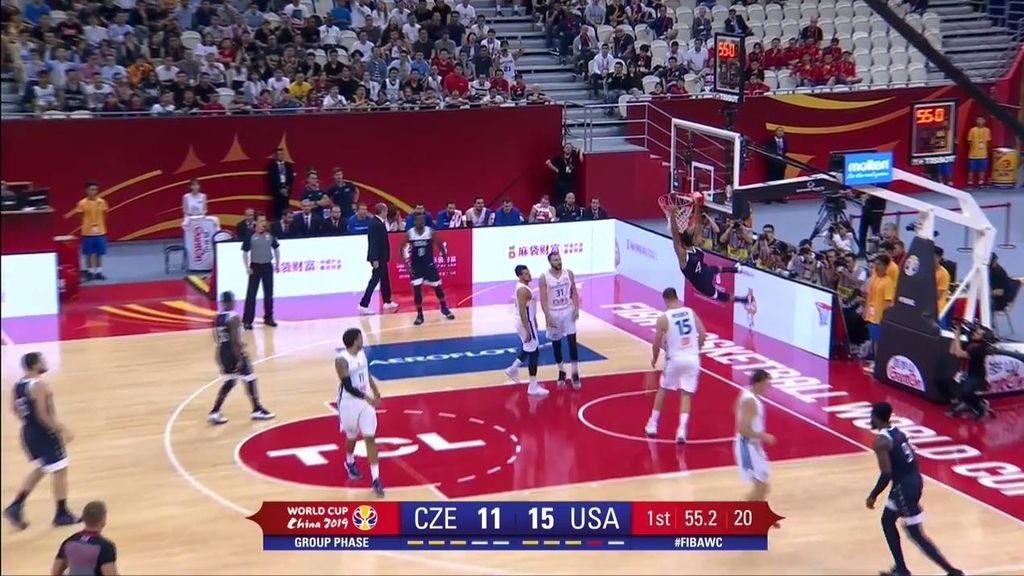 Mate espectacular de Harrison Barnes: el estadounidense de cuelga del aro