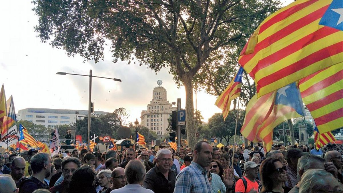 Un grupo de 52 diputados franceses critica "la represión de los electos catalanes" en España