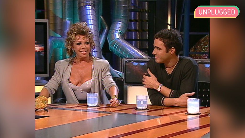Marujita y Dinio pasearon su amor en 'Crónicas Marcianas' en 2000