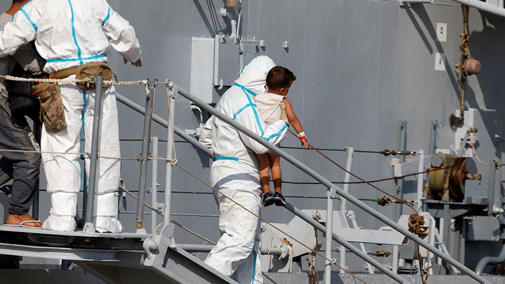 La debilidad de Matteo Salvini abre los puertos italianos a los barcos de rescate La debilidad de Matteo Salvini abre los puertos italianos a los barcos de rescate