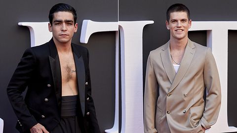 Miguel Bernardeau Y Omar Ayuso En El Estreno De Elite Y Mas Escotes Masculinos Divinity