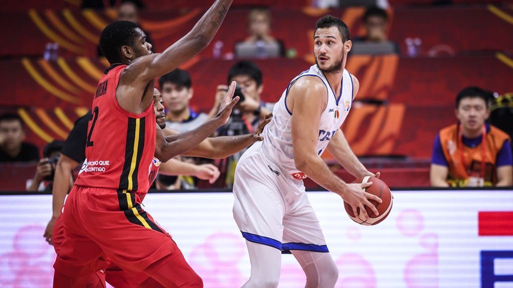 Italia gana a Ángola con una clase magistral de triples (92-61) Italia gana a Ángola con una clase magistral de triples (92-61)