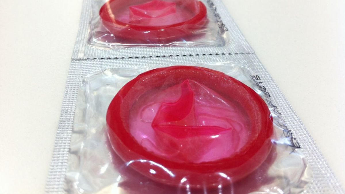 Francia alerta de la retirada de un lote de preservativos defectuosos por presentar agujeros