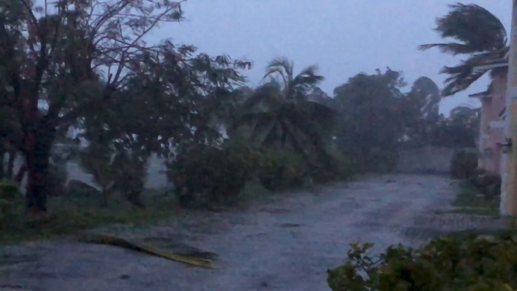Cinco muertos tras el paso del potente huracán Dorian por Bahamas Cinco muertos tras el paso del potente huracán Dorian por Bahamas