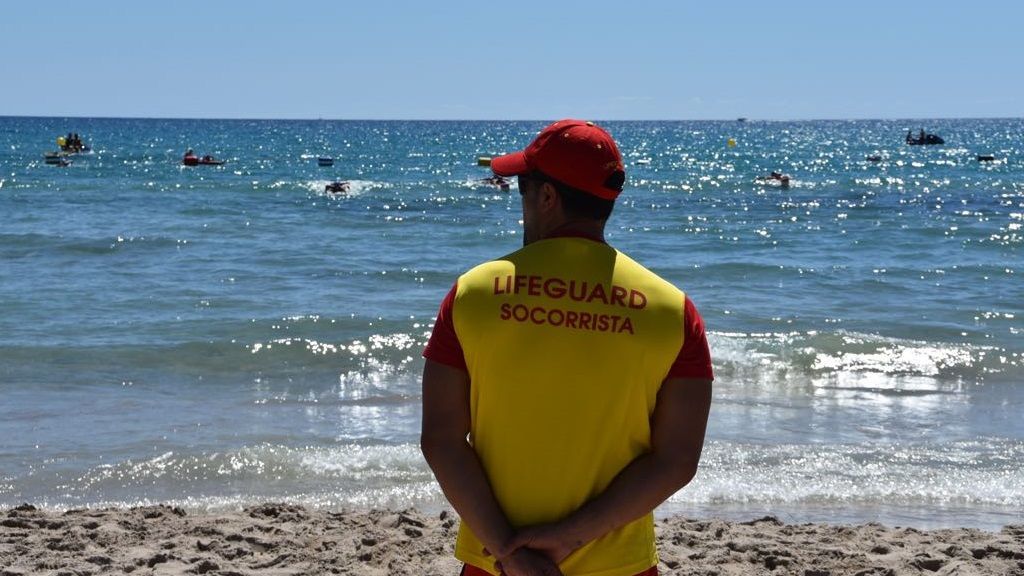 Bañarse en septiembre, un riesgo por la falta de socorristas Bañarse en septiembre, un riesgo por la falta de socorristas