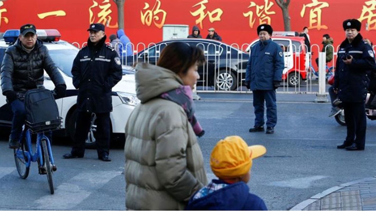 Un hombre mata a cuchilladas a ocho niños en una escuela china el primer día de clases