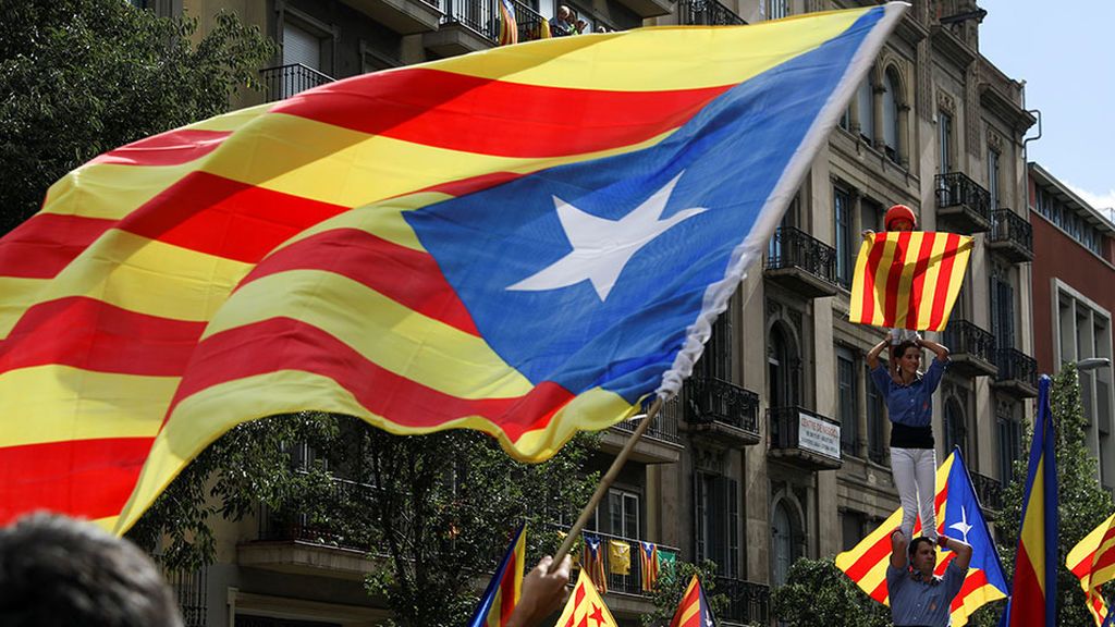 Sánchez marca distancias con Podemos y ERC con su rechazo por escrito al referéndum en Cataluña Sánchez marca distancias con Podemos y ERC con su rechazo por escrito al referéndum en Cataluña
