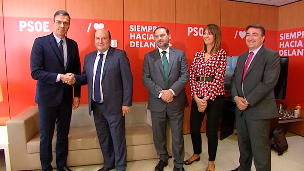 Sánchez, con los representantes del PNV en Ferraz Sánchez, con los representantes del PNV en Ferraz