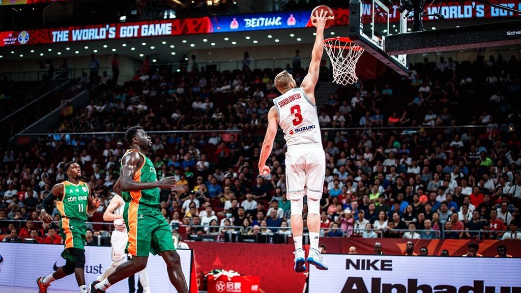 Polonia gana a Costa Marfil