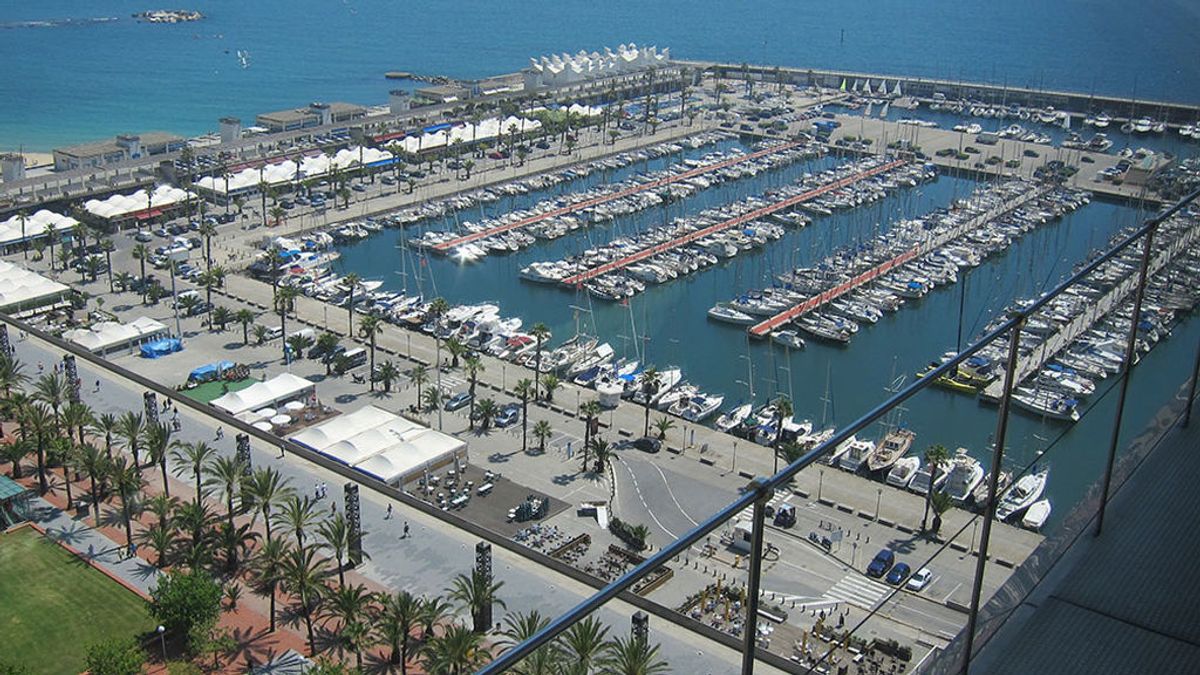 Muere una mujer de 26 años tras ser apuñalada en el Puerto Olímpico de Barcelona Muere una mujer de 26 años tras ser apuñalada en el Puerto Olímpico de Barcelona