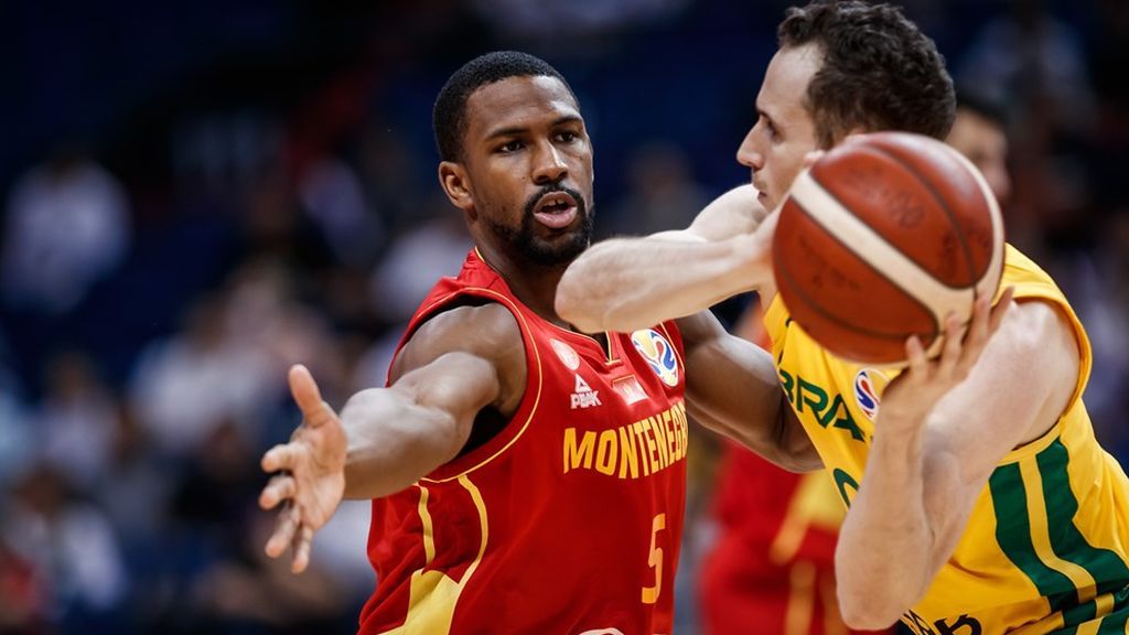 Brasil se impone a Montenegro para cerrar la fase de grupos