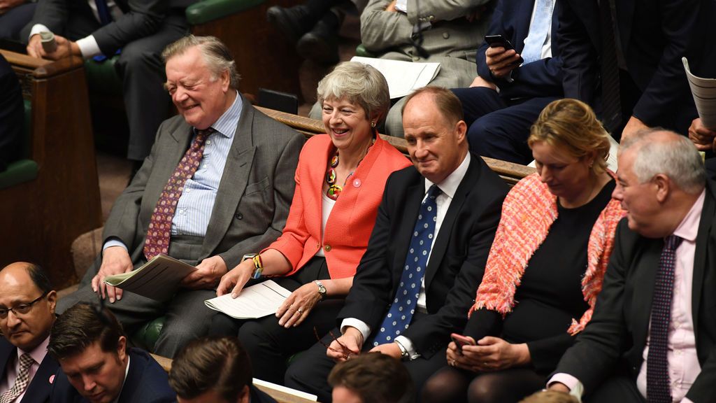 Theresa May, testido de las derrotas de Boris Johnson Theresa May, testido de las derrotas de Boris Johnson