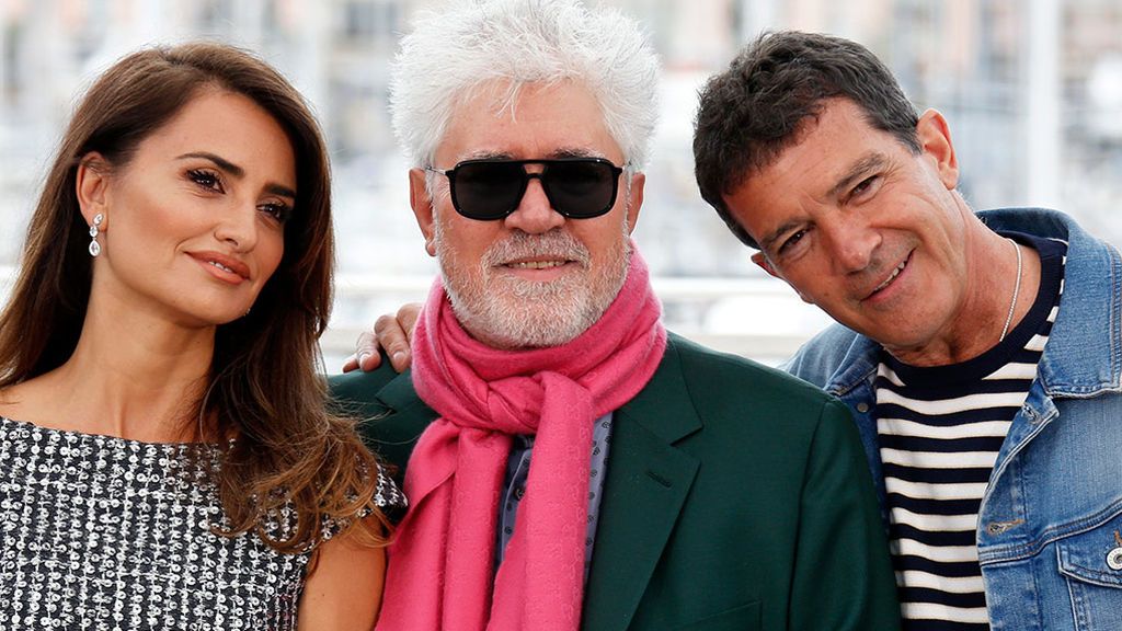 Almodóvar con Penélope Cruz y Antonio Banderas por Dolor y Gloria
