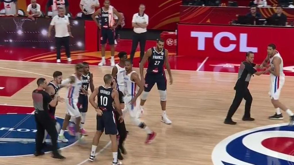 La brutal pelea en el República Dominicana - Francia que podría haber acabado peor