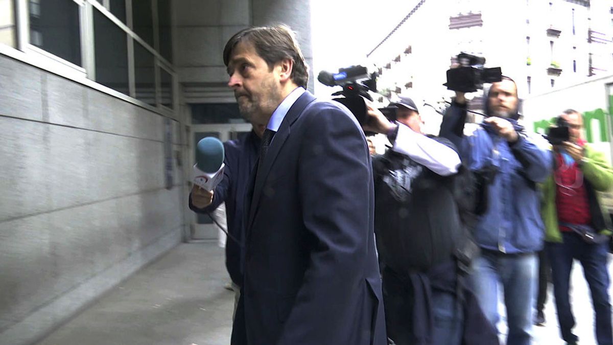La policía busca a dos fugados de la manada de Bilbao La policía busca a dos fugados de la manada de Bilbao