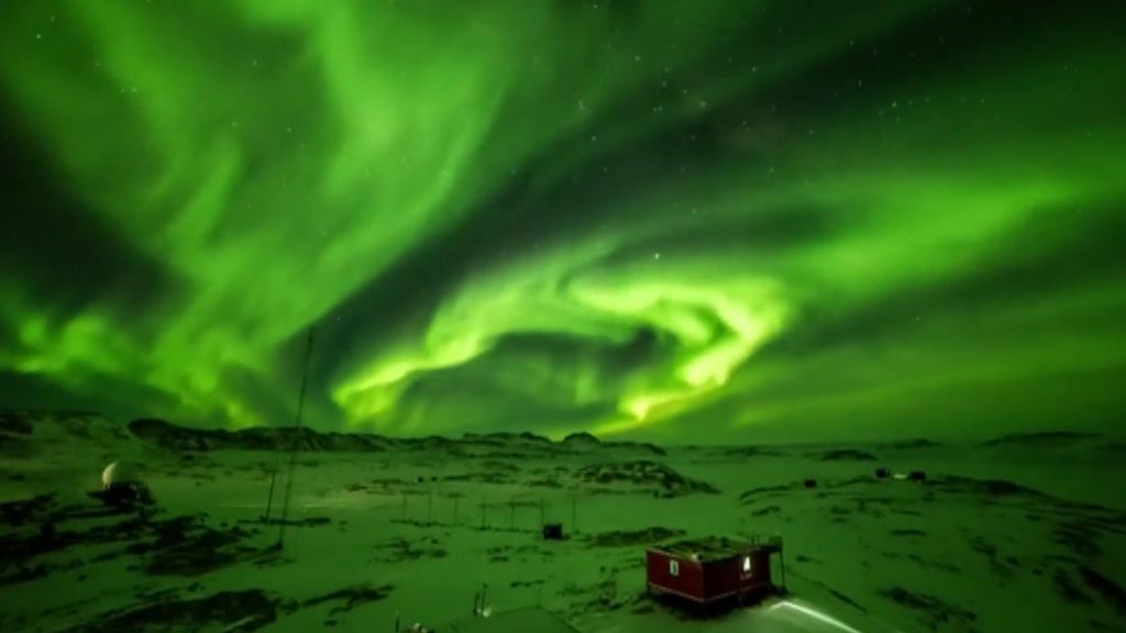 Presenciar una aurora austral en la Antártida, un espectáculo único captado en vídeo