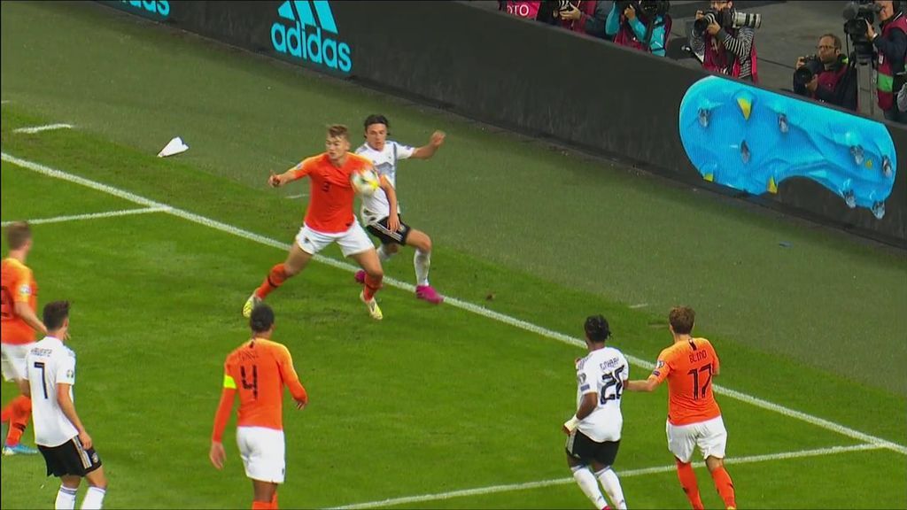 Alemania resucita desde el punto de penalti: No falla Kroos en una jugada muy criticada por Holanda (2-2)
