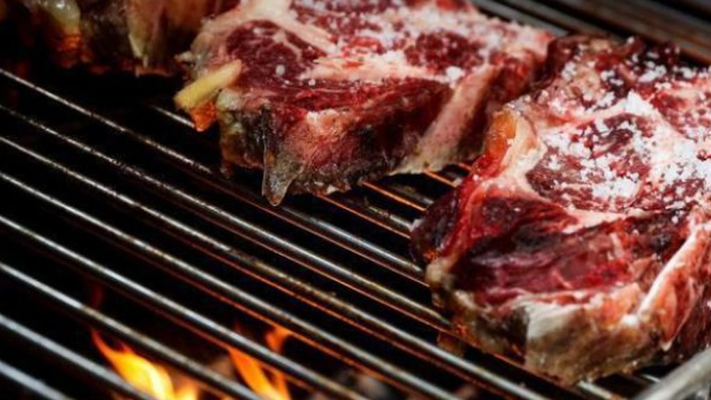 Hasta la ONU pide que comamos menos: las razones por las que la carne engancha Hasta la ONU pide que comamos menos: las razones por las que la carne engancha