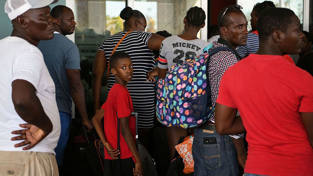 Trump cierre el paso a los refugiados de Bahamas porque 'podría haber gente muy mala' Trump cierre el paso a los refugiados de Bahamas porque 'podría haber gente muy mala'