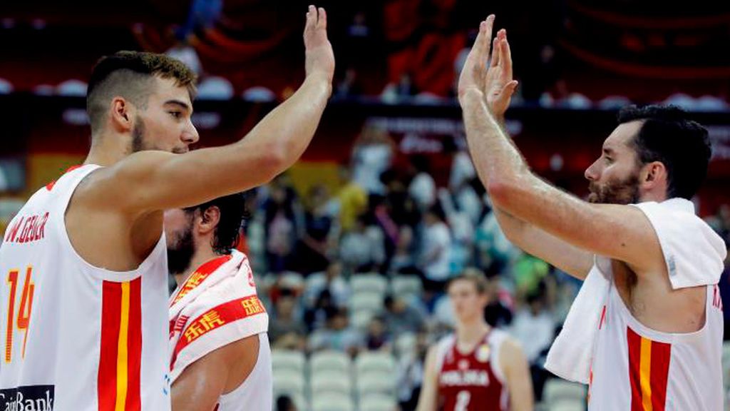 Sánchez e Iglesias se evaden del fracaso de la negociación viendo baloncesto Sánchez e Iglesias se evaden del fracaso de la negociación viendo baloncesto
