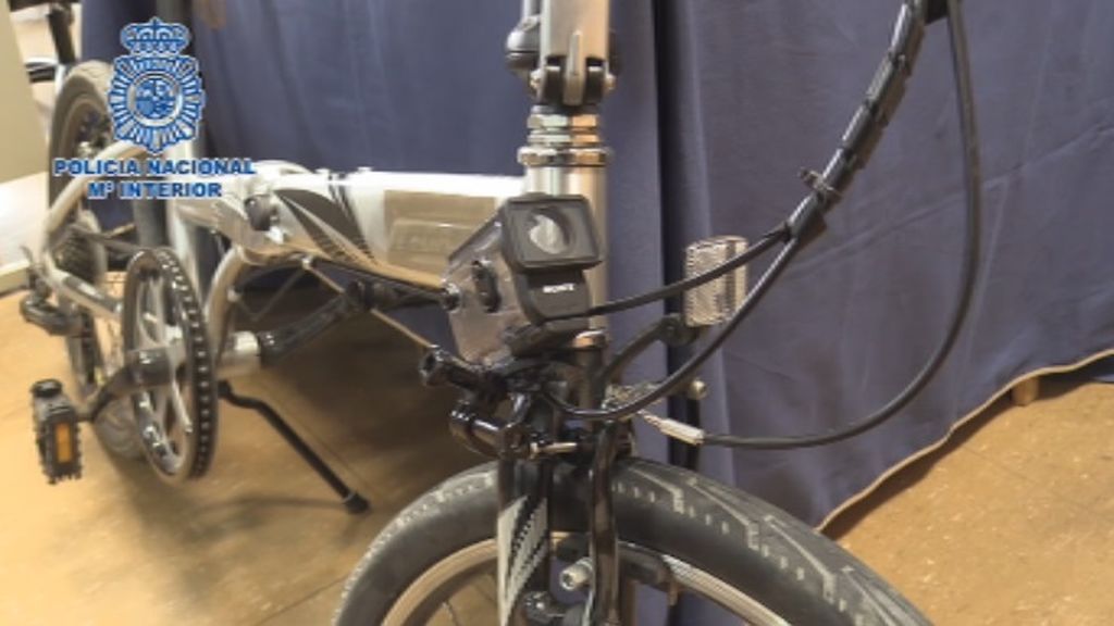 Detenido por grabar vídeos íntimos con su bicicleta