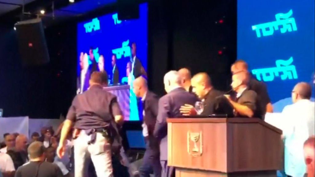 Netanyahu es evacuado de un mitín por el lanzamiento de misiles desde Gaza Netanyahu es evacuado de un mitín por el lanzamiento de misiles desde Gaza