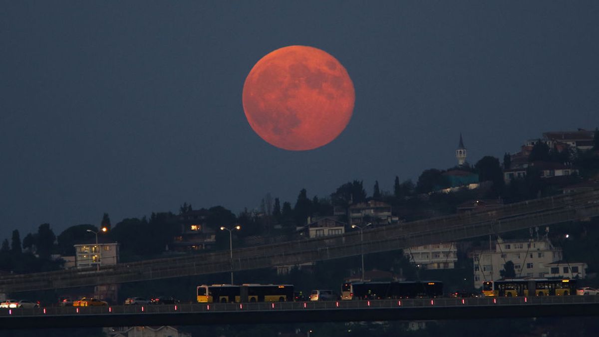 Viernes 13 y 'luna de cosecha': te contamos qué es y cómo verla