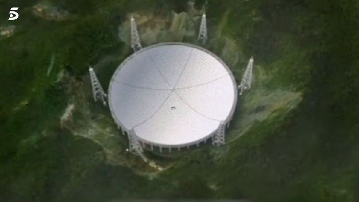 Las misteriosas señales espaciales que capta un telescopio gigante en China: se desconoce su origen