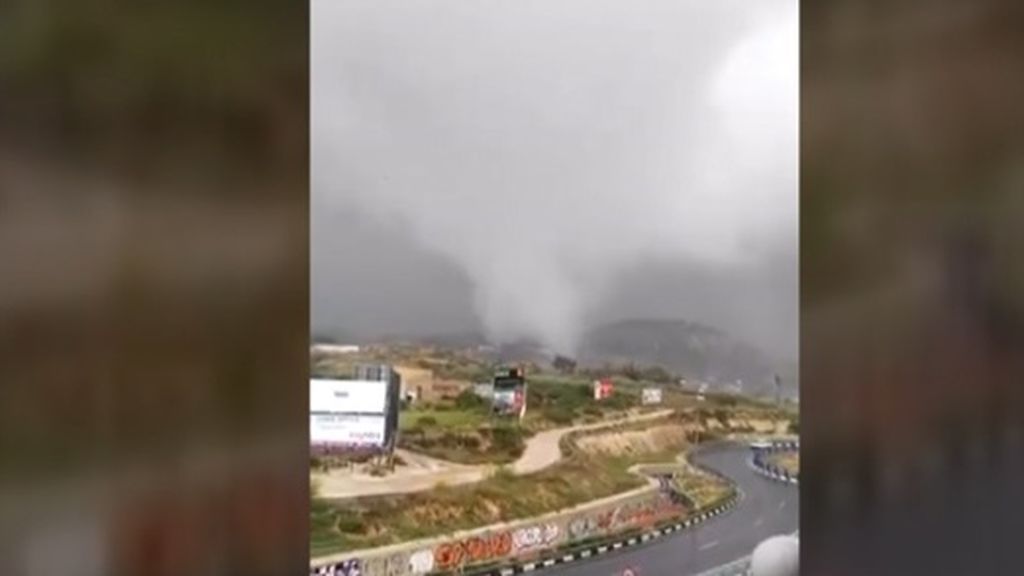 Los vecinos de Guardamar del Segura en Alicante fueron sorprendidos por un impresionante tornado