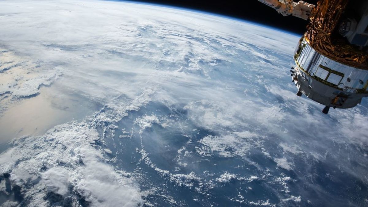 Científicos rusos desarrollan sistemas de aparatos capaces de retirar la basura cósmica de la Tierra