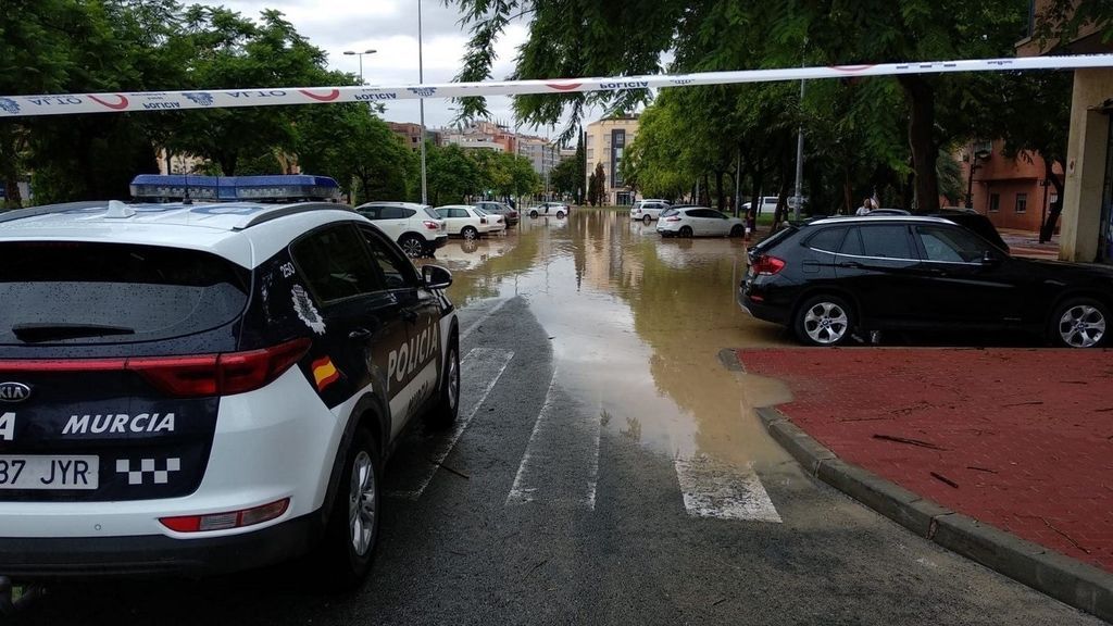 42 las carreteras cortadas en Murcia por la lluvia