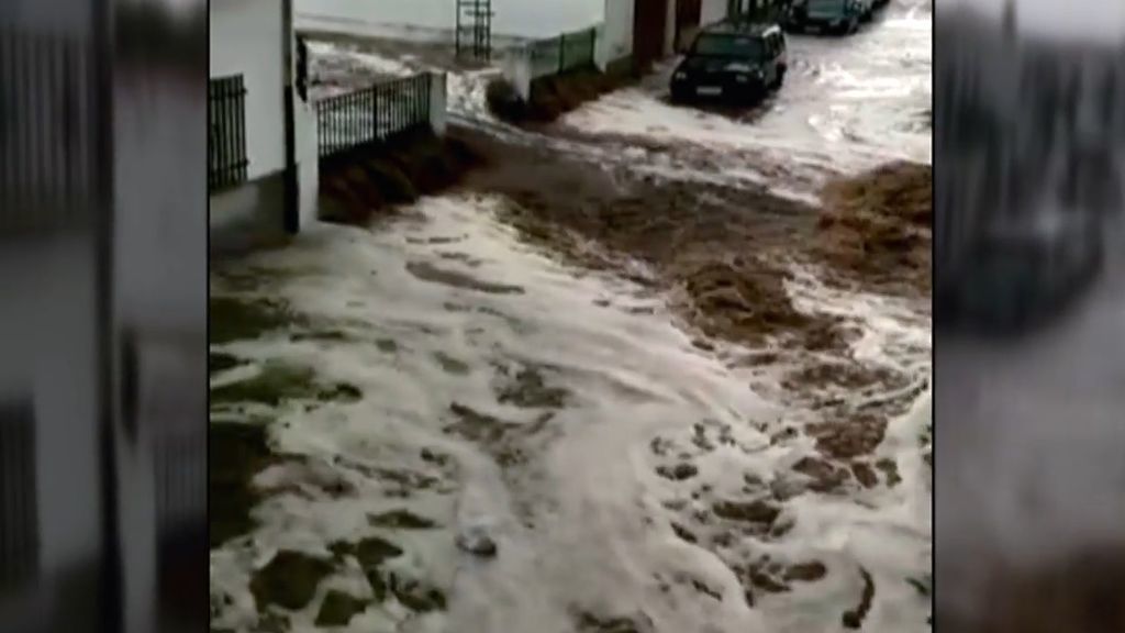 Imágenes del devastador temporal que anega Alicante y Murcia